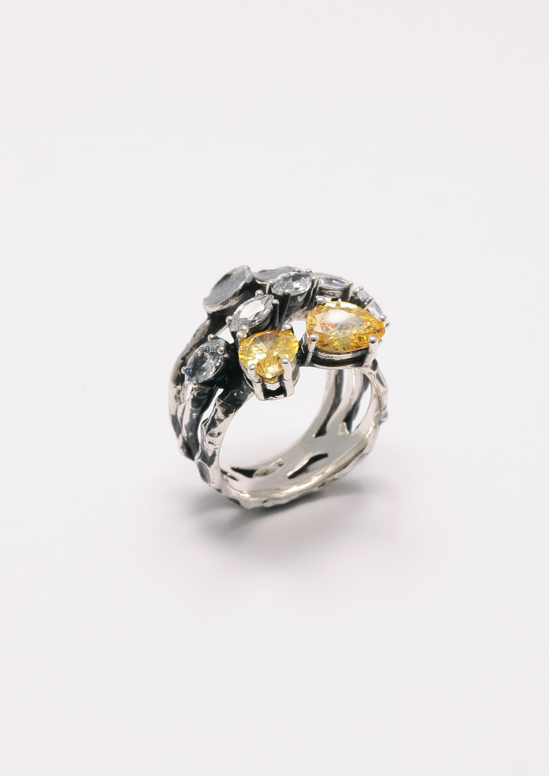 White Gynura ring