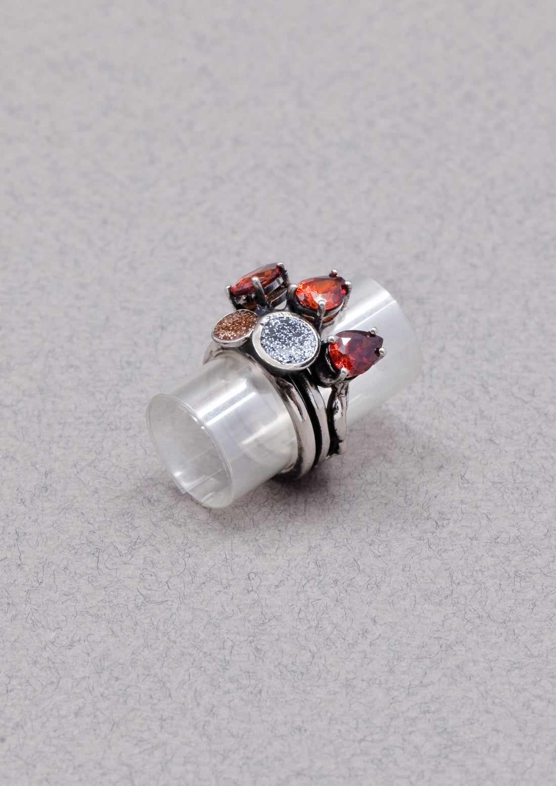 Iuno ring
