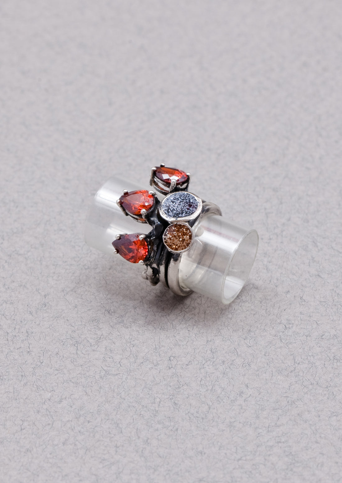 Iuno ring