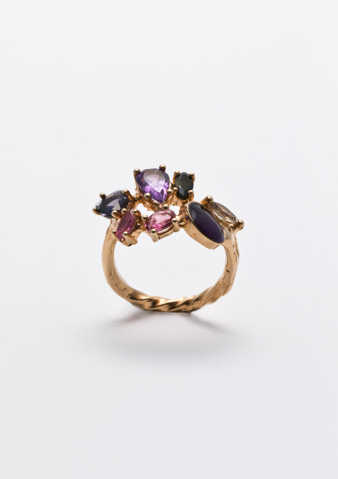 Neela ring