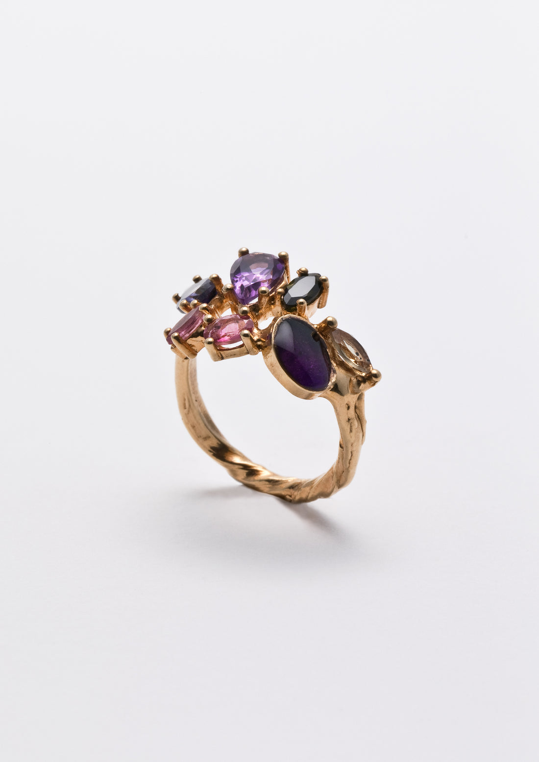Neela ring